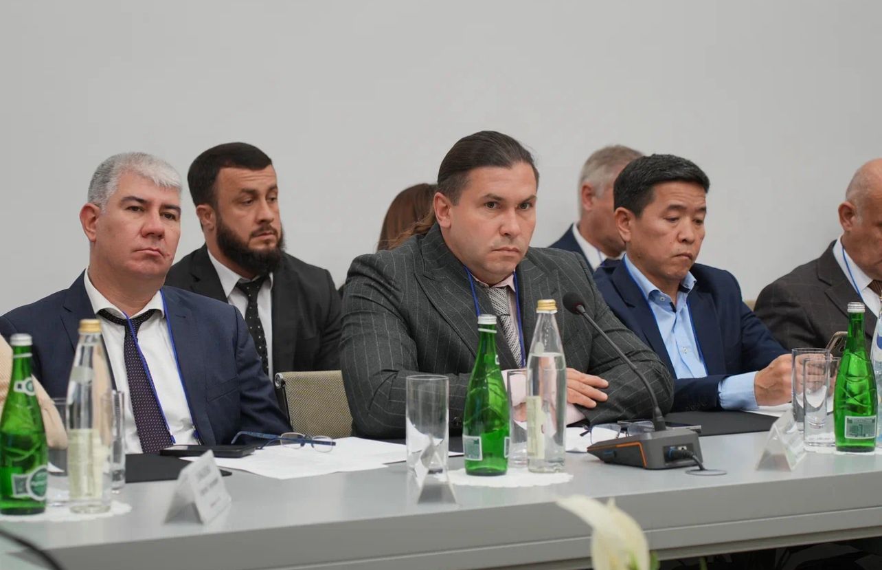 🔔 Совещание по вопросам охраны культурного наследия в Дербенте.